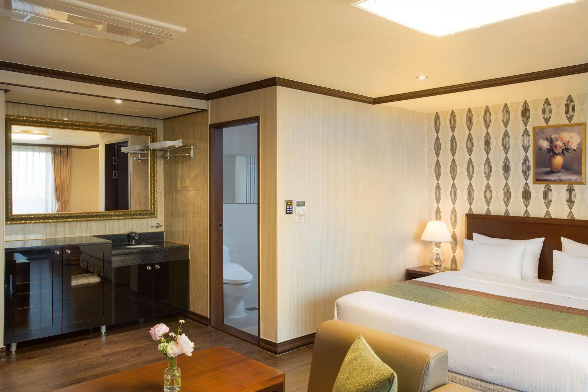 Tongyeong Anchovy Tourist Hotel Exterior foto